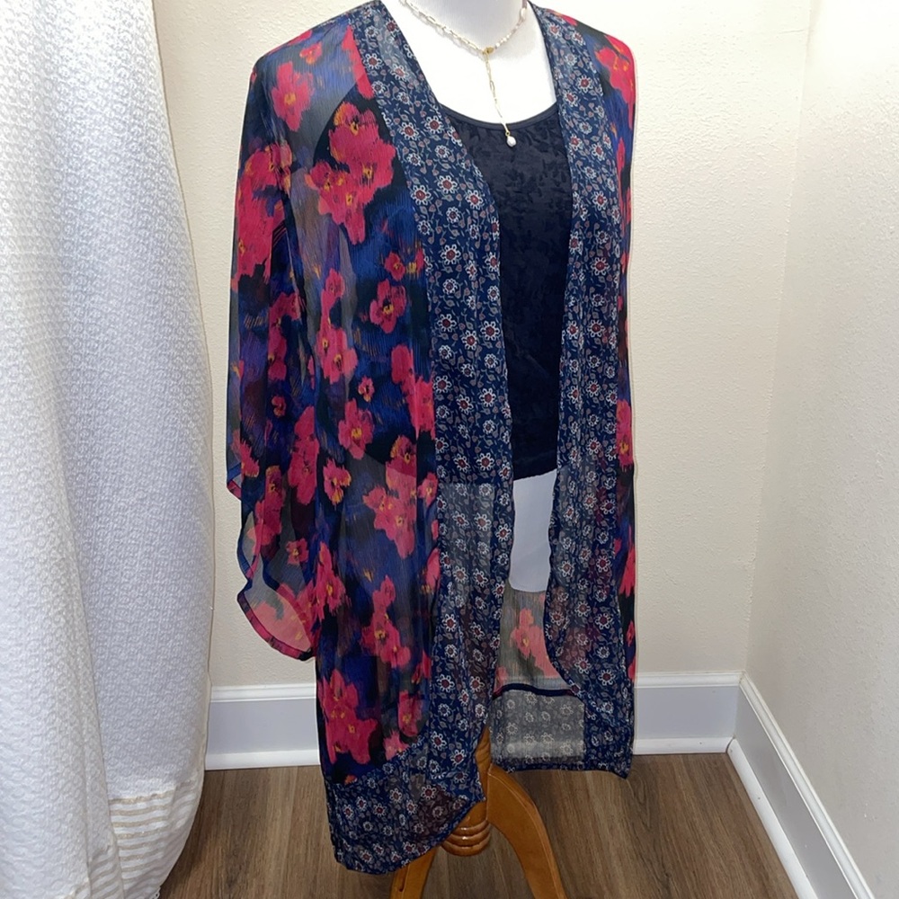 Hollister Sheer Dark Floral Kimono/swim coverup